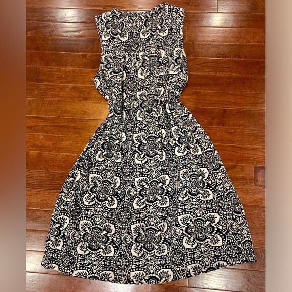 Old Navy sleeveless navy and white shift dress size medium - Picture 3 of 6